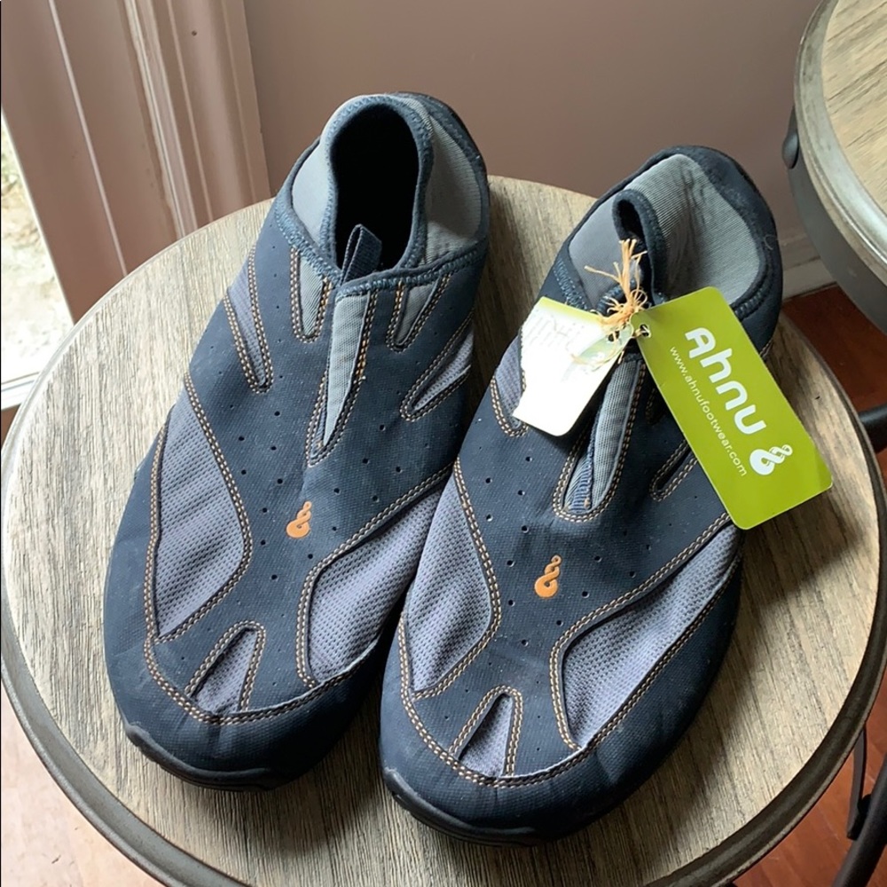 Ahnu Delta water sock